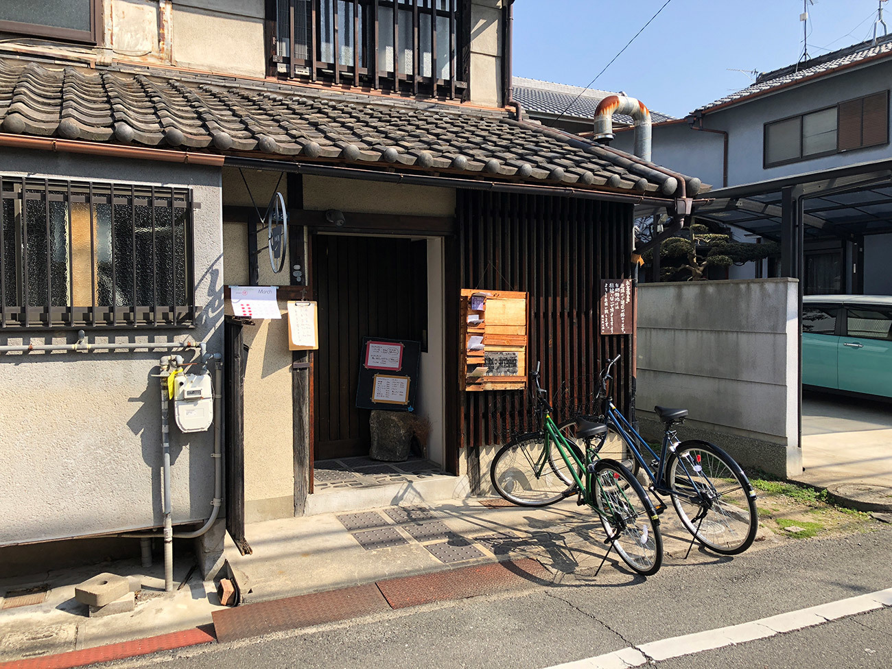 近鉄八尾駅前の長屋を改装したcafe Kukuruで卵サンドとホットチャイのモーニング 今日何食べた